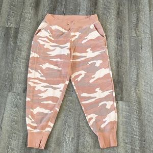 Aerie Tan Camo Joggers Size Medium